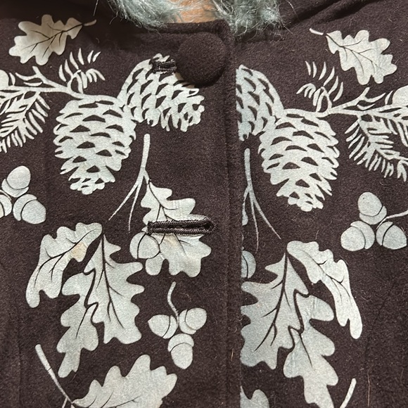 Furred sleeves and hood - Picture 2 of 4